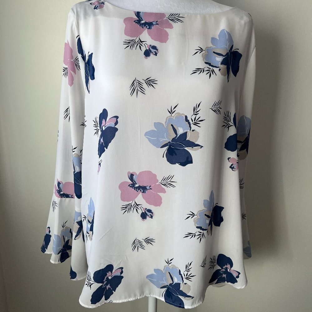 🌼Ann Taylor Floral Blouse Beautiful Navy Lilac & Light Blue Print Boatne…